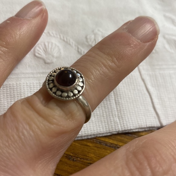 Onyx Sterling Silver ring size 6 - Picture 3 of 4